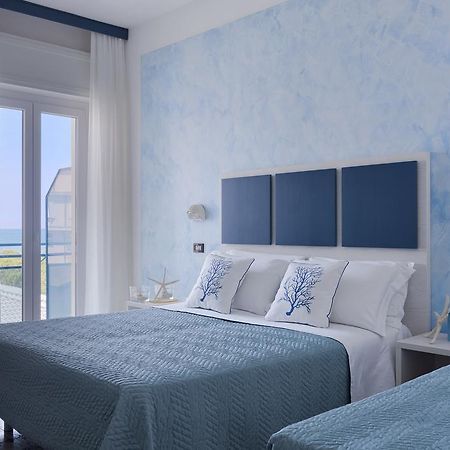 Hotel Capitol Misano Adriatico Zewnętrze zdjęcie