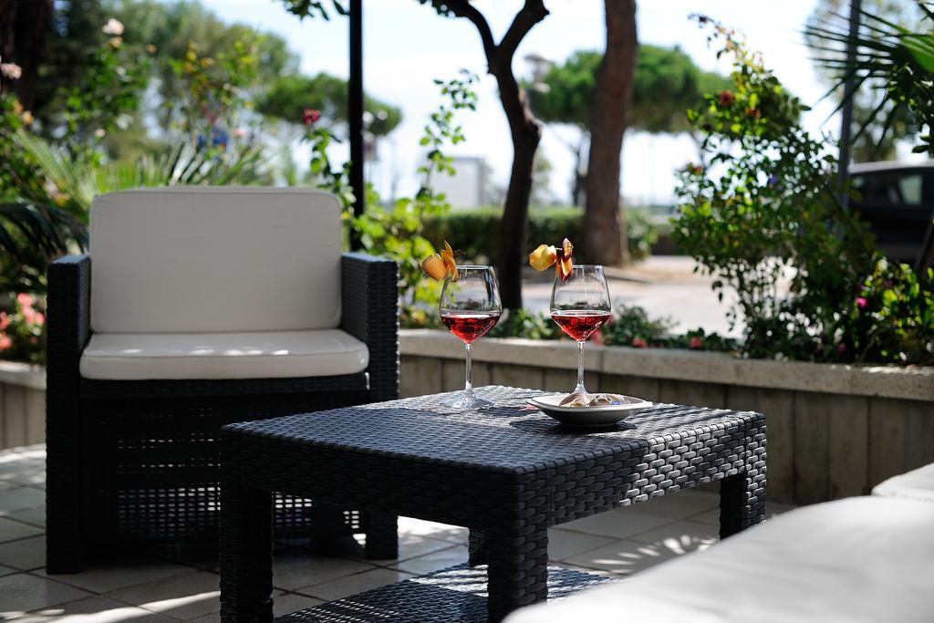 Hotel Capitol Misano Adriatico Zewnętrze zdjęcie